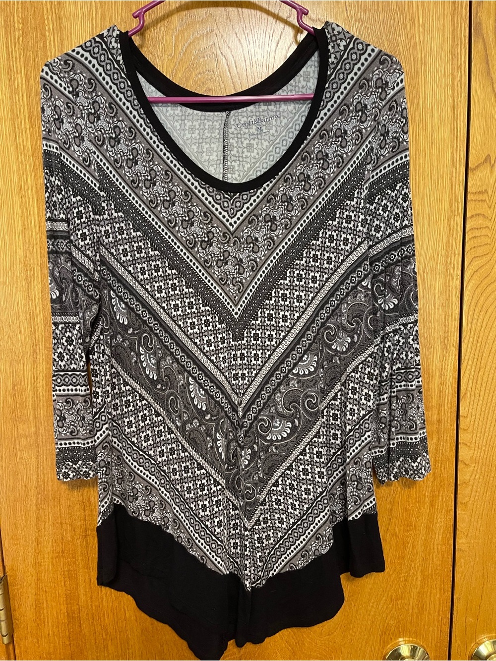 croft & barrow Black and White V-Neck Patterned Long Sleeve Top